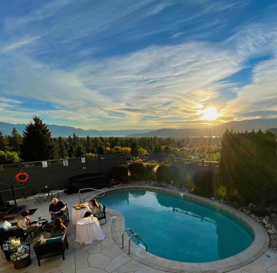 A Vista Villa Couples Retreat Kelowna Exterior foto