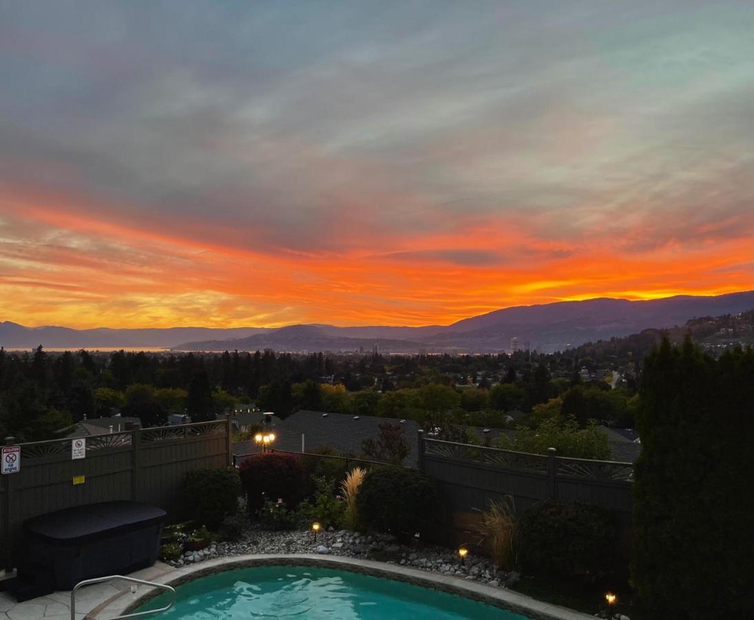 A Vista Villa Couples Retreat Kelowna Exterior foto